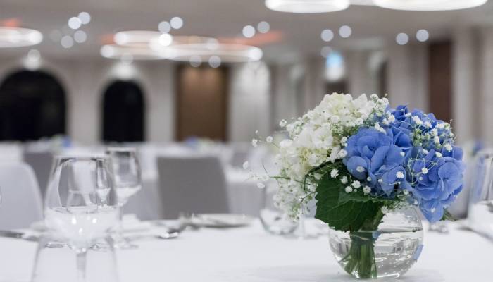 If you’ve just said ‘yes’ (congrats!) and are now searching for the perfect spot to say ‘I do’, we’ve got news for you… Whether you’ve got your sig