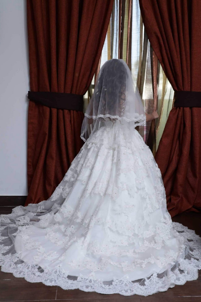 This girl’s Holy Communion dress was adapted from her mother’s wedding dress and it’s getting quite the reaction